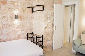 Gabriel Apartments - Stone Suits JEM City Center