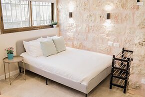 Gabriel Apartments - Stone Suits JEM City Center