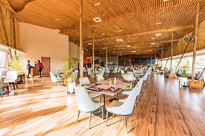 The Hut Restaurant & Boutique hotel