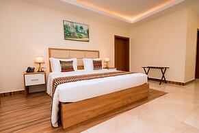 The Hut Restaurant & Boutique hotel