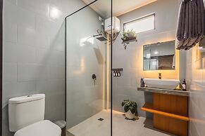 Modern Industrial Apartment-Umalas