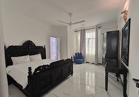 AYAA APARTMENT