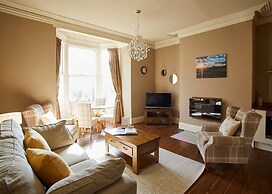 Host Stay Havelock Place Apartment