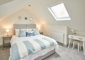 Host Stay Threadneedle Cottage