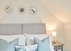 Host Stay Threadneedle Cottage