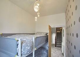 Host Stay Simba House