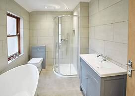 Host Stay Simba House