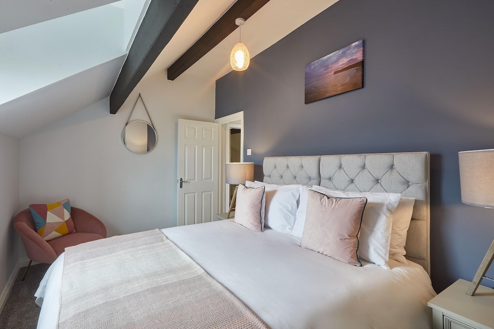 Host Stay Emerald Hideaway