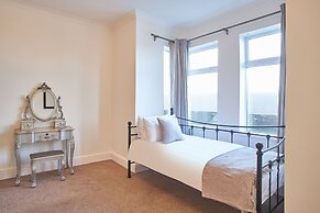 Host Stay Regency Mansions Apartment