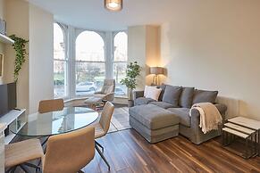Host Stay South Cliff Apartment