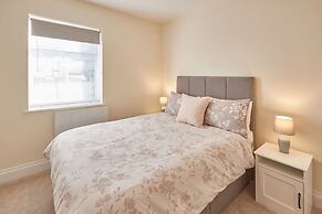 Host Stay South Cliff Apartment