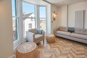 Host Stay Abbey Hus