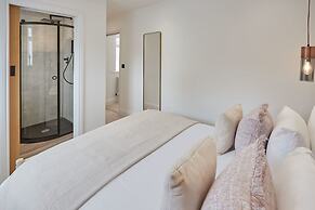 Host Stay Abbey Hus