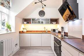 Host Stay Feversham House