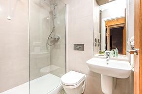 Host Stay Feversham House