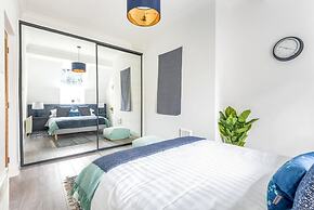 Host Stay Feversham House