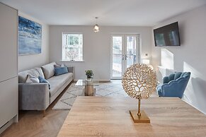 Host Stay Shipwrights