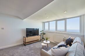 Host Stay Pier View Penthouse