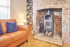 Host Stay Holmedene