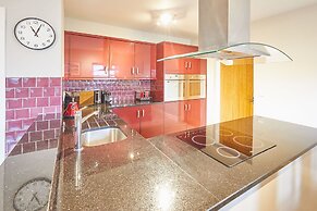 Host Stay Holmedene