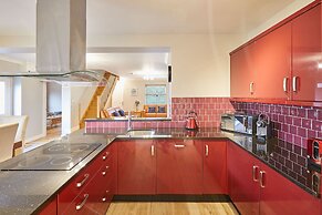 Host Stay Holmedene