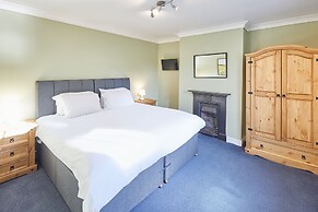 Host Stay Holmedene