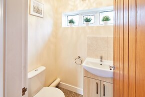 Host Stay Holmedene