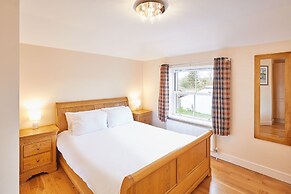 Host Stay Holmedene