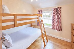 Host Stay Holmedene