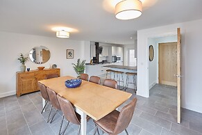 Host Stay 3 Queens Court