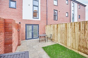 Host Stay 3 Queens Court