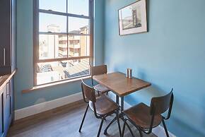 Host Stay Turnstone
