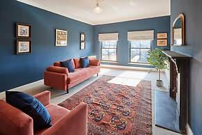 Host Stay Turnstone