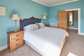 Host Stay Turnstone
