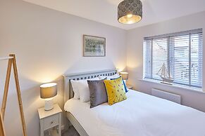 Host Stay Jet Cottage Spa Well