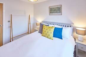Host Stay Jet Cottage Spa Well