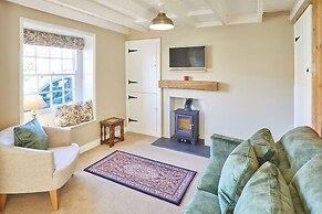 Host Stay Holmlea Cottage