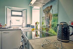 Host Stay Bluebell Cottage