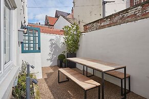 Host Stay Devereux House