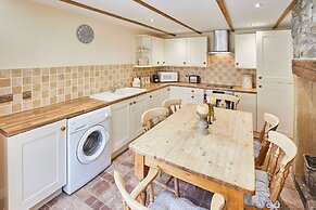 Host Stay Eden Cottage