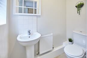 Host Stay Aynsley Mews