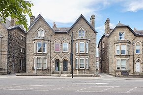 Host Stay Parkside Villa