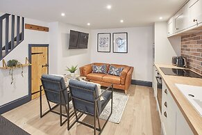 Host Stay Grumbles Cottage