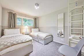 Host Stay Robin s Nest
