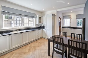 Host Stay White Lodge