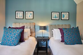 Host Stay White Lodge