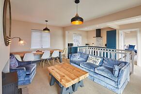 Host Stay Watch House
