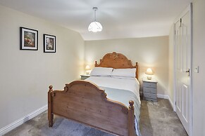 Host Stay Lavender Cottage