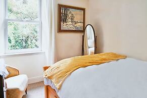 Host Stay Freshwater River View