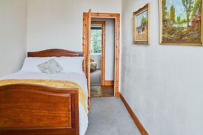 Host Stay Freshwater River View